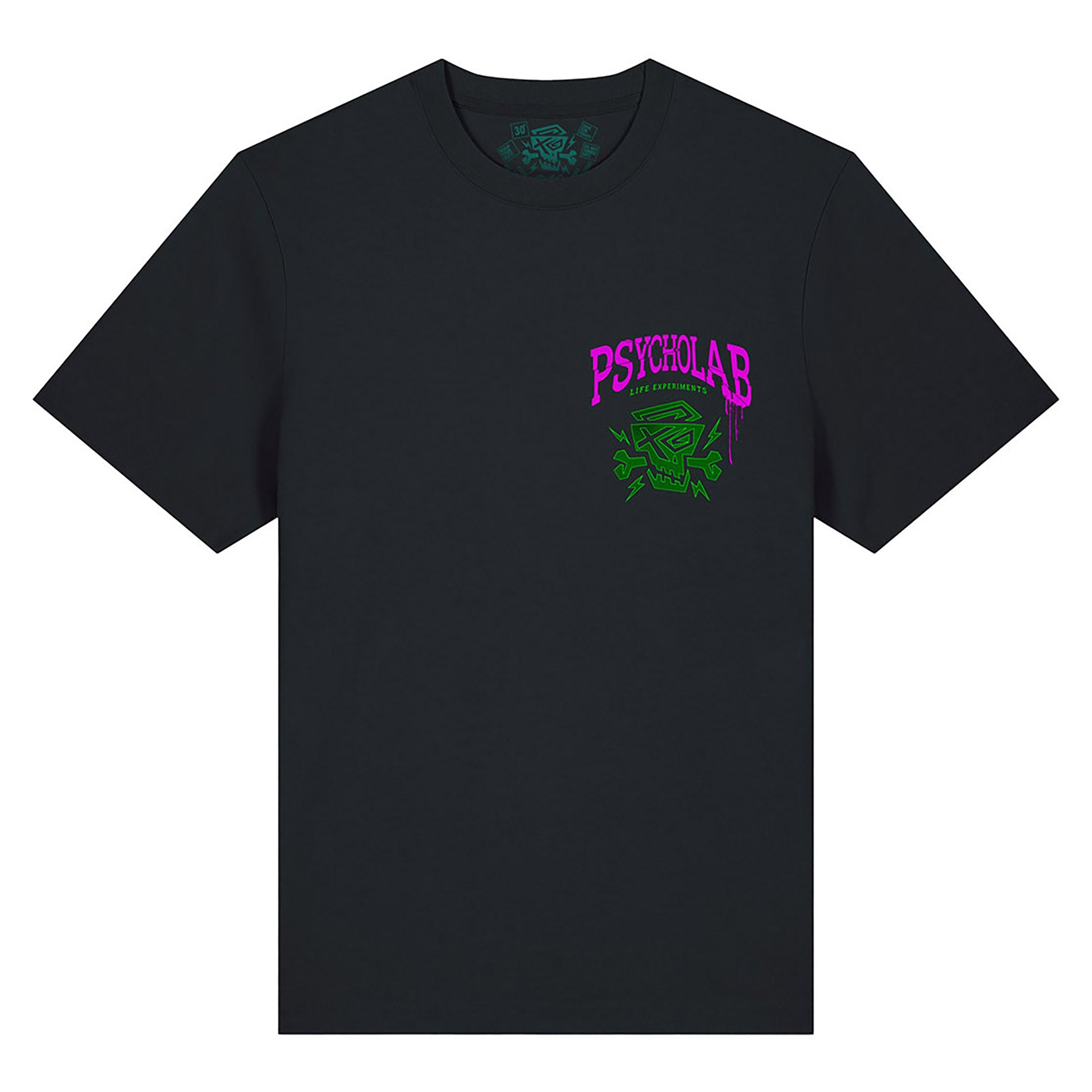 Detailansicht des 'T-Shirt Experiments' von PsychoLab, das das kleine Logo auf der Vorderseite präsentiert, ideal für einen einzigartigen Stil mit nachhaltiger Bio-Baumwolle.