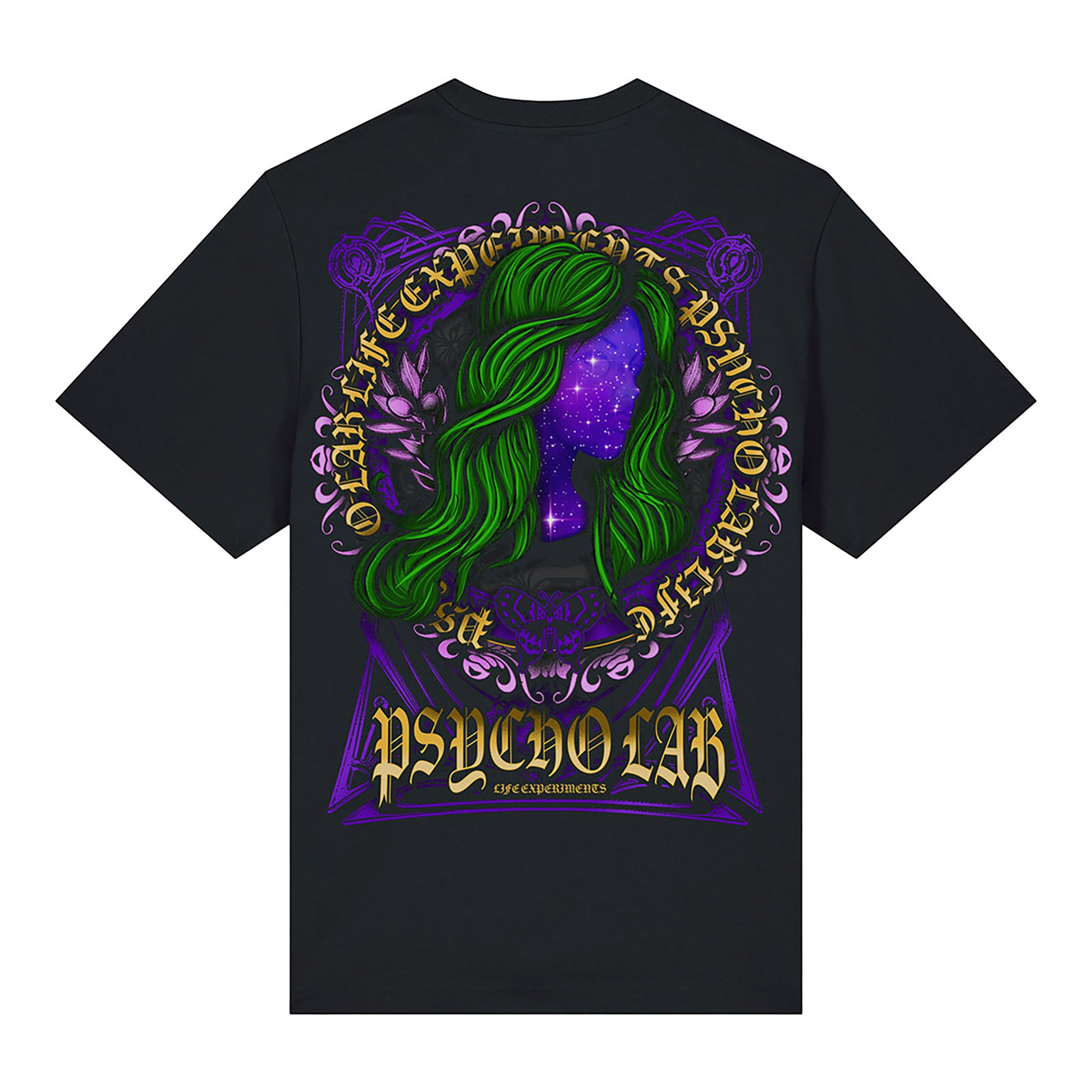 Rückansicht des T-Shirts Galaxy von PsychoLab, das ein beeindruckendes Design mit einer grünen Haarfigur und galaktischen Elementen präsentiert. Perfekt für individuelle Streetwear-Styles und psycho lab Enthusiasten.