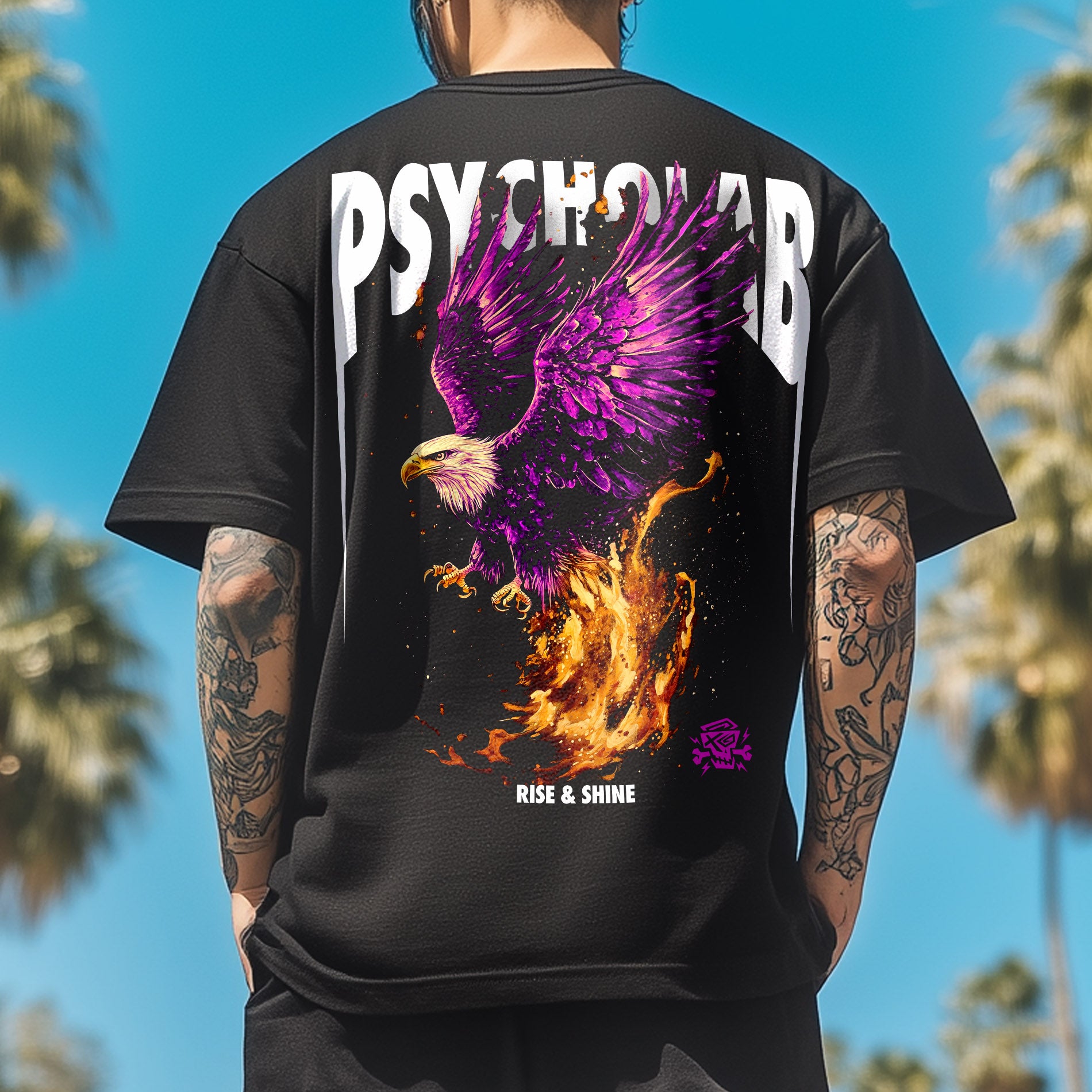T-Shirt Phoenix Black von PsychoLab, präsentiert beeindruckenden Phoenix-Print auf der Rückseite, perfekt für den urbanen Lifestyle.