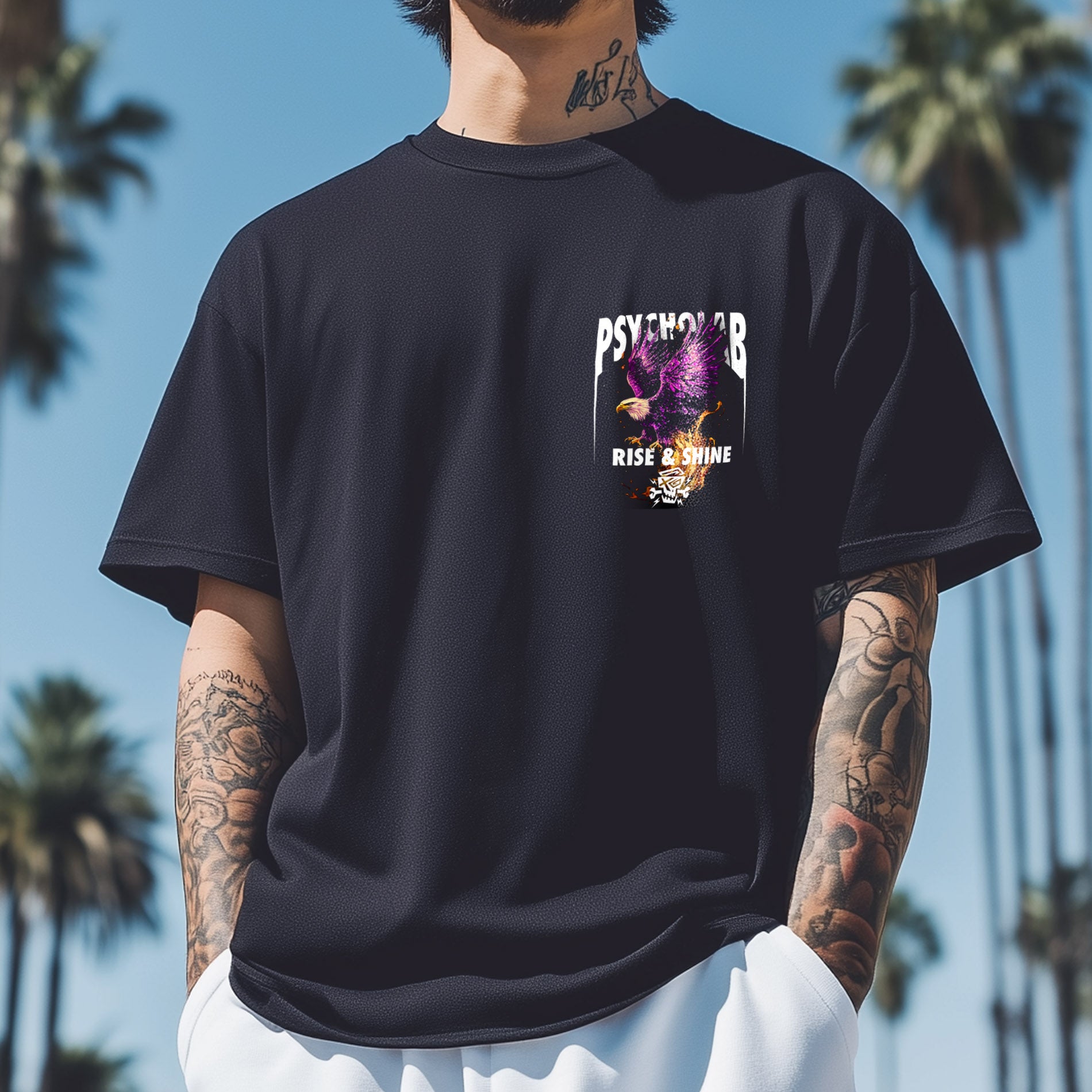 T-Shirt Phoenix Black von PsychoLab, zeigt den eleganten Frontprint mit kraftvollem Design, ideal für Individualisten, die Nachhaltigkeit lieben.