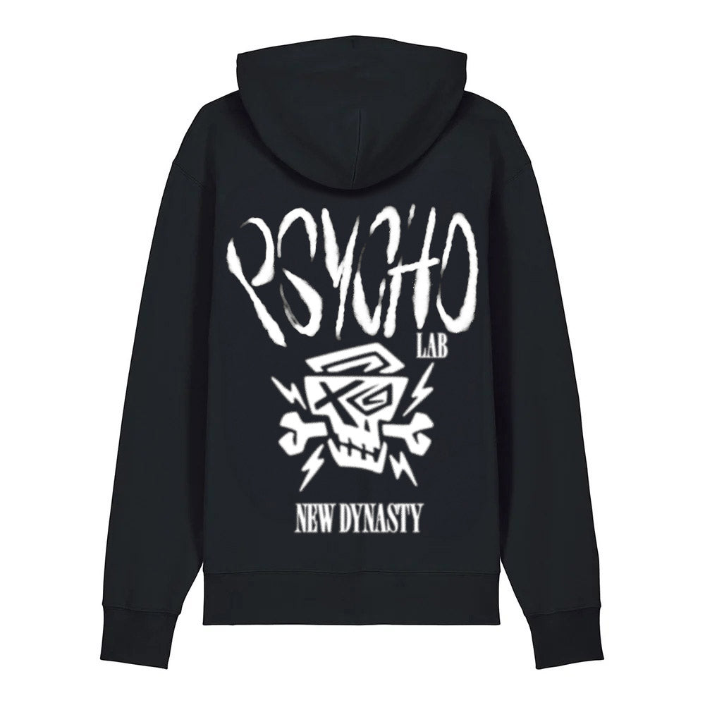 Hoodie Brick Black von PsychoLab mit großem Rückenprint des PsychoLab Logos und einem Totenkopfdesign, perfekt für urbanen Streetwear-Look.