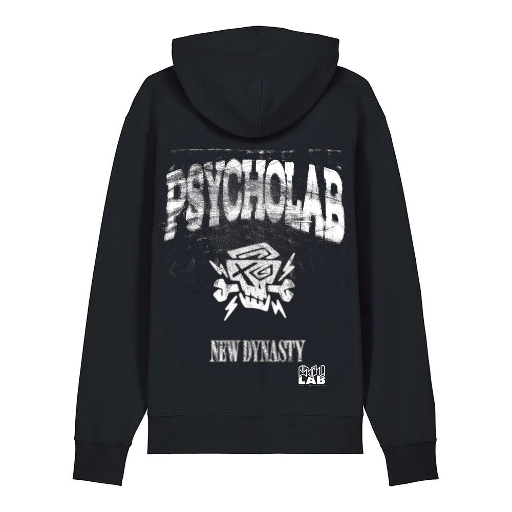 Schaut genau hin: Der Hoodie Scratch Black von PsychoLab zeigt das auffällige Design mit graffitihafter Schrift und dem Motiv 'NEW DYNASTY'. psycholab